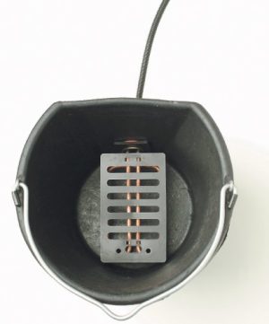 Farm Innovators Rubber 18-Quart Heated Flat-Back Bucket with Guard Model FB-15R, 90-Watt - Image 3